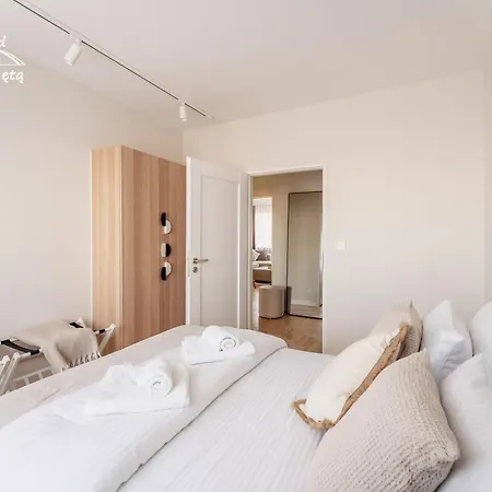 Marine Nad Parseta - Na Wyspie Solnej *